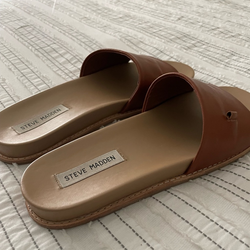 Steve Madden slides